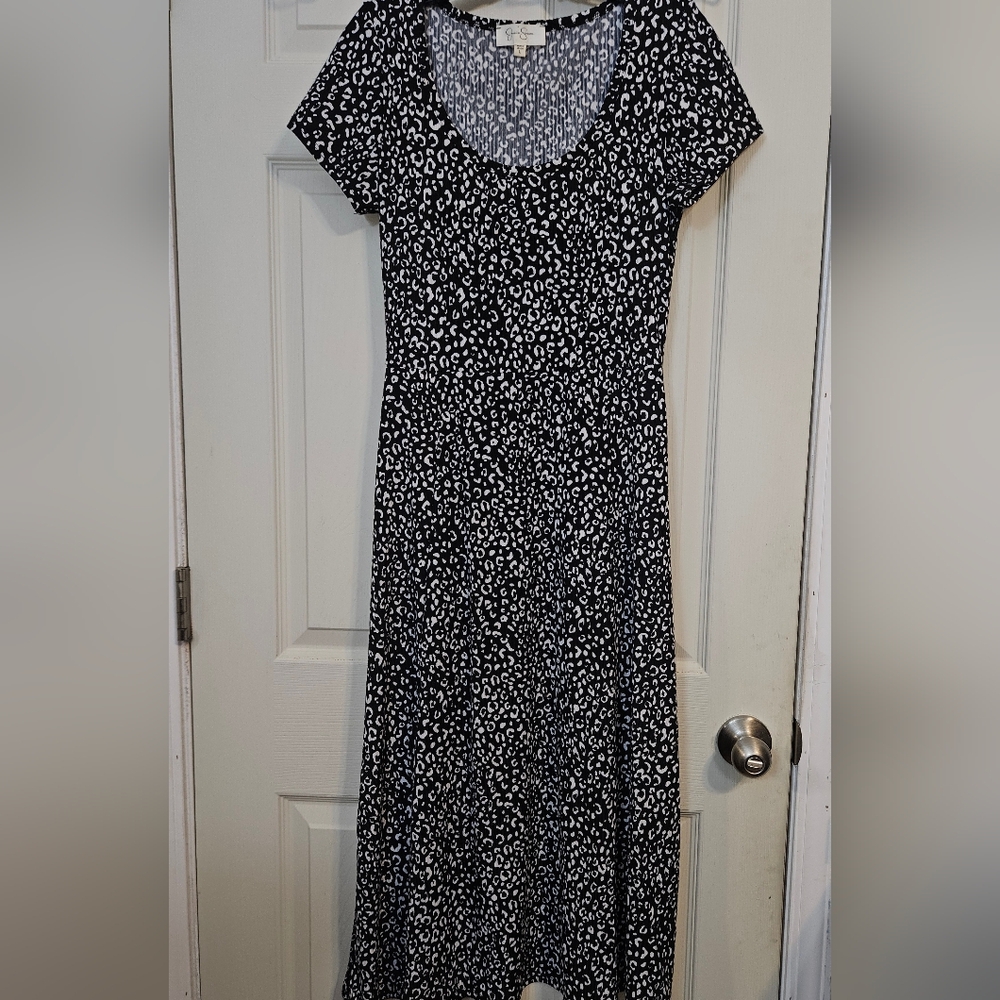 Jessica Simpson Black and White Midi Dress